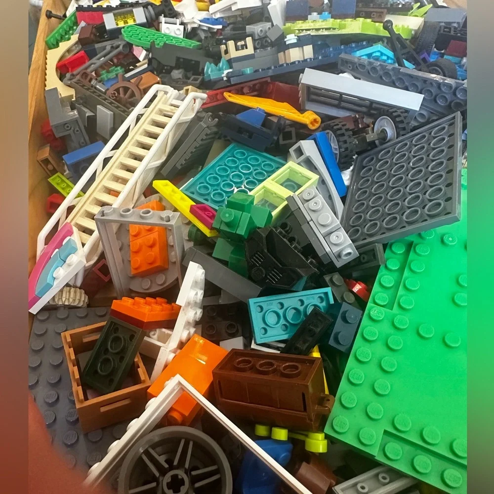 Four pounds of Assorted Lego pieces
